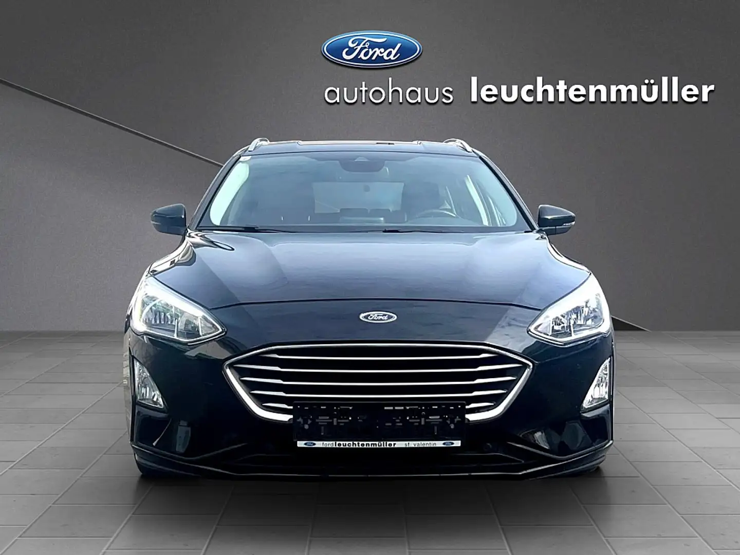 Ford Focus Focus Traveller 1,5 EcoBlue Trend Edition Business Schwarz - 2