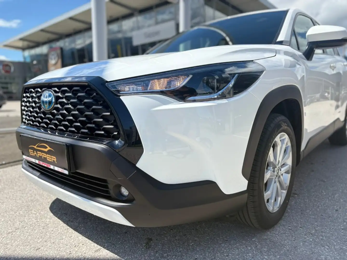Toyota Corolla Cross 1,8 Hybrid Active 2WD Weiß - 2