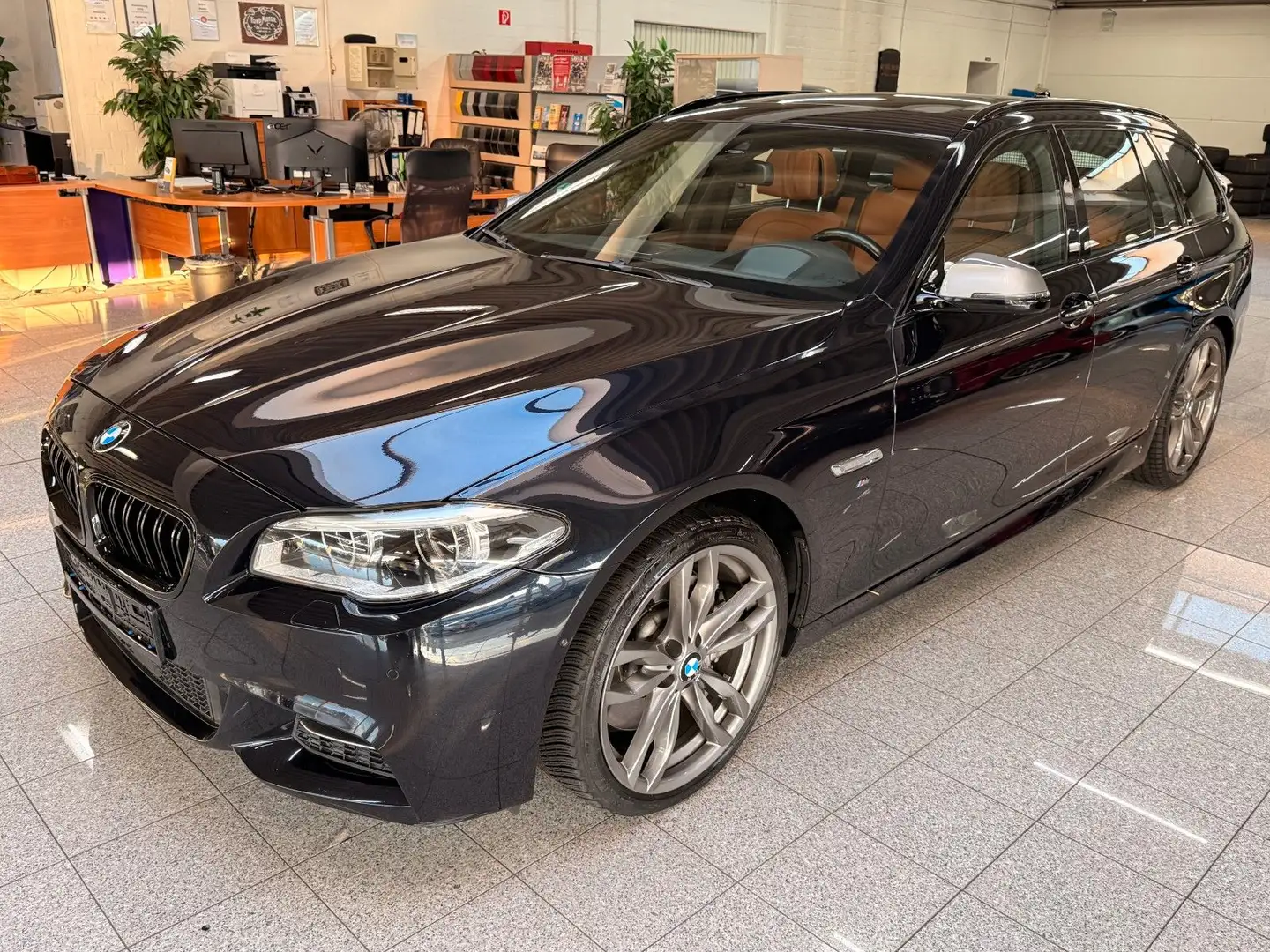 BMW 550 F11/360KAMERA-DACHHIMMEL-ALCANTARA-LED/STH Noir - 2