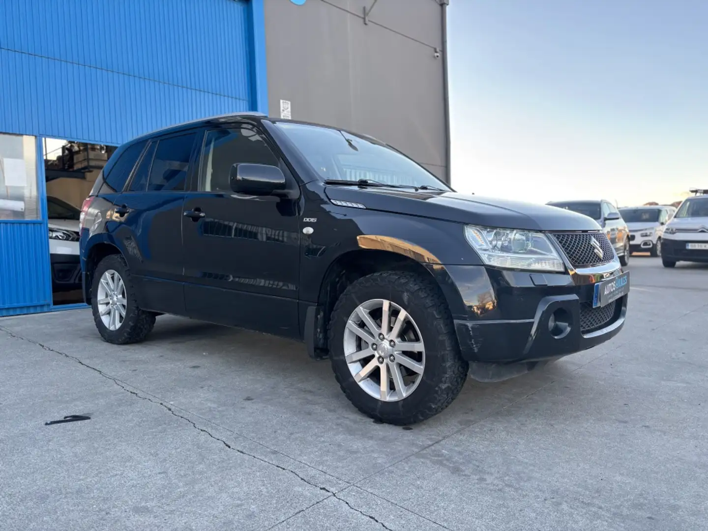 Suzuki Grand Vitara 1.9DDiS JLX-E Zwart - 2
