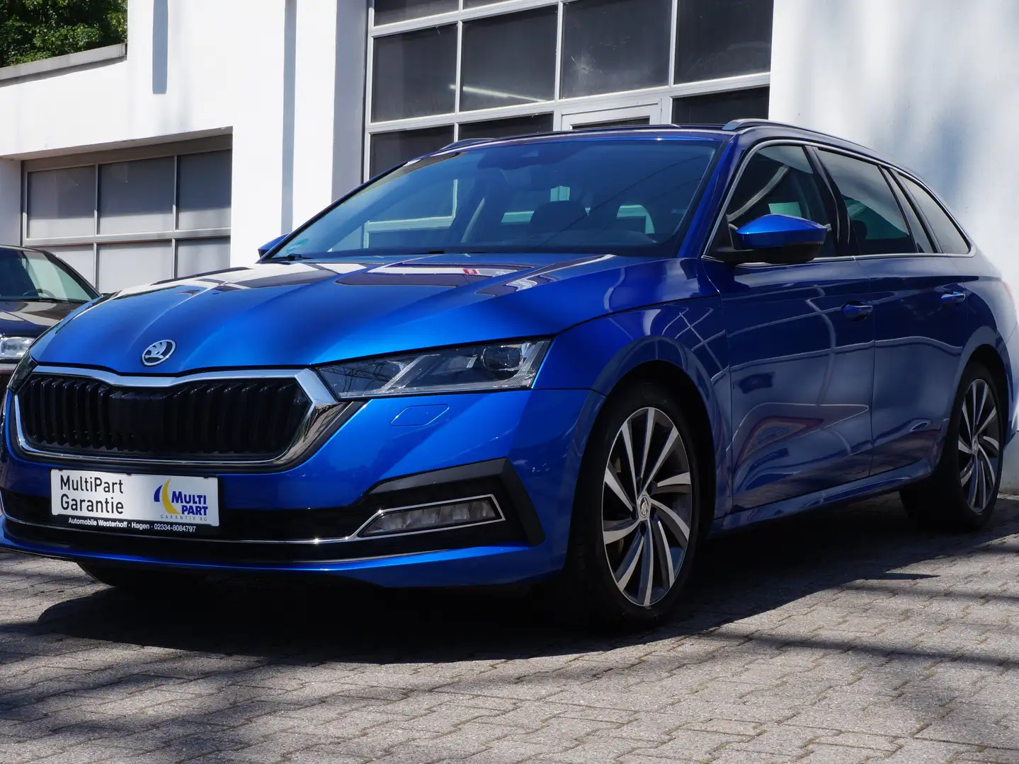 Skoda Octavia Octavia Combi Style*DSG*PDC*LED*SHZ*NAVI*AHK* Blau - 1