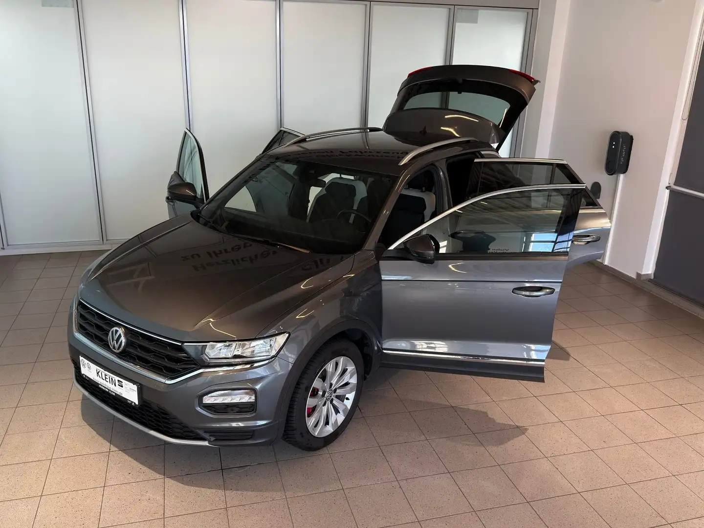 Volkswagen T-Roc 1.5 TSI Sport Standhzg, Navi, Elektr. Heckklappe Grau - 2