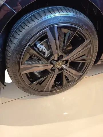 Peugeot 308 view 3