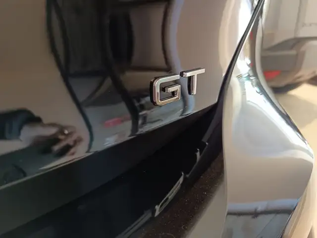 Peugeot 308 view 4