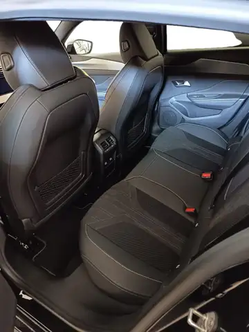 Peugeot 308 view 8