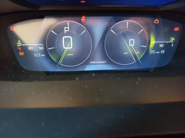 Peugeot 308 view 7