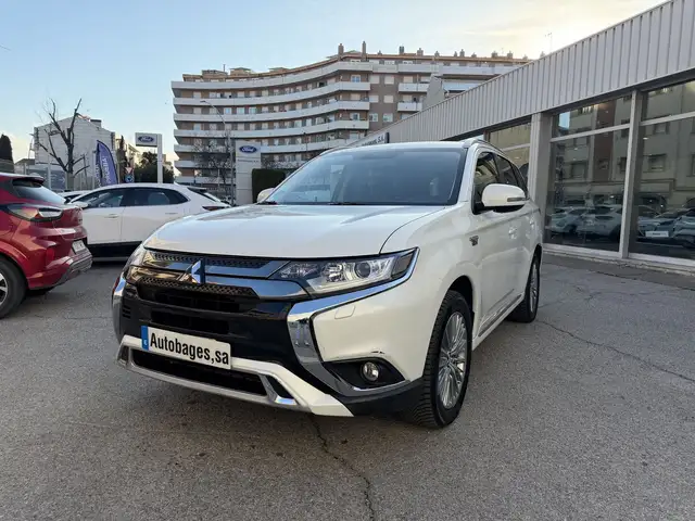 Mitsubishi Outlander PHEV Motion 4WD
