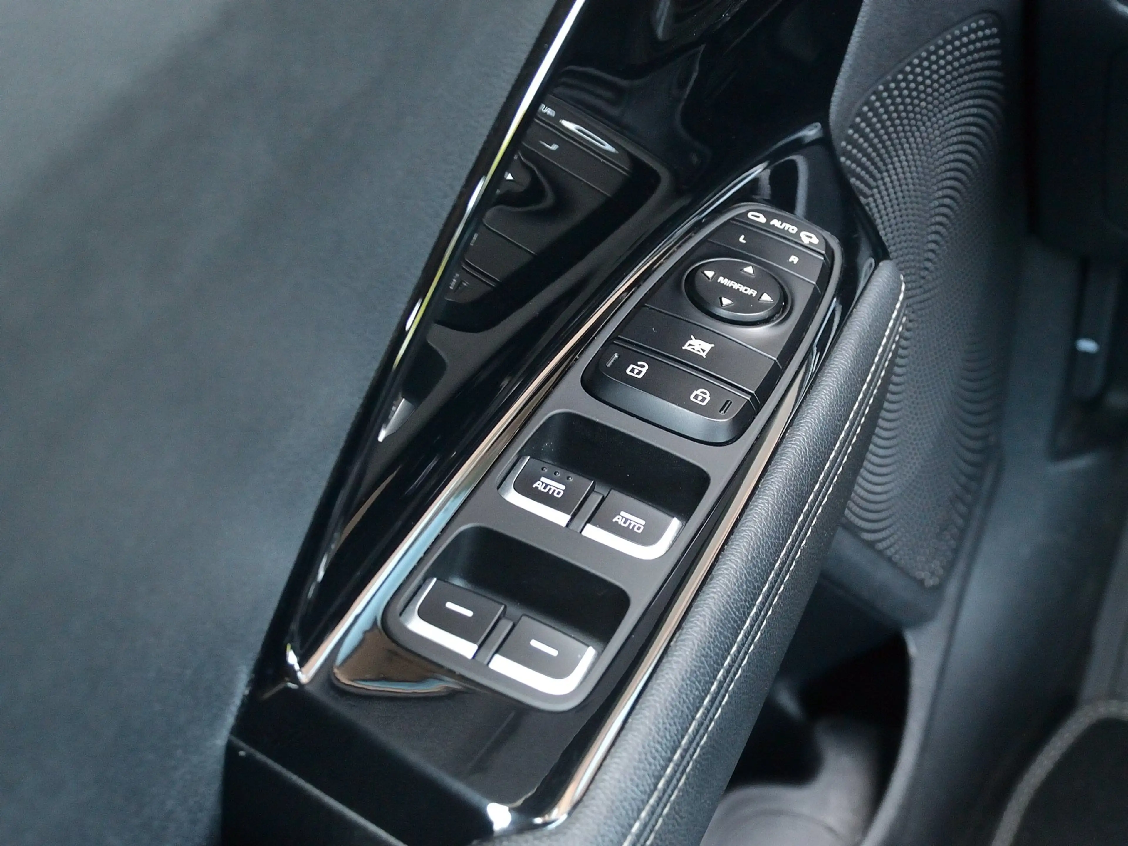Kia Niro 1.6 GDi Hybrid DynamicLine | Navigatie | Trekhaak — photo 25