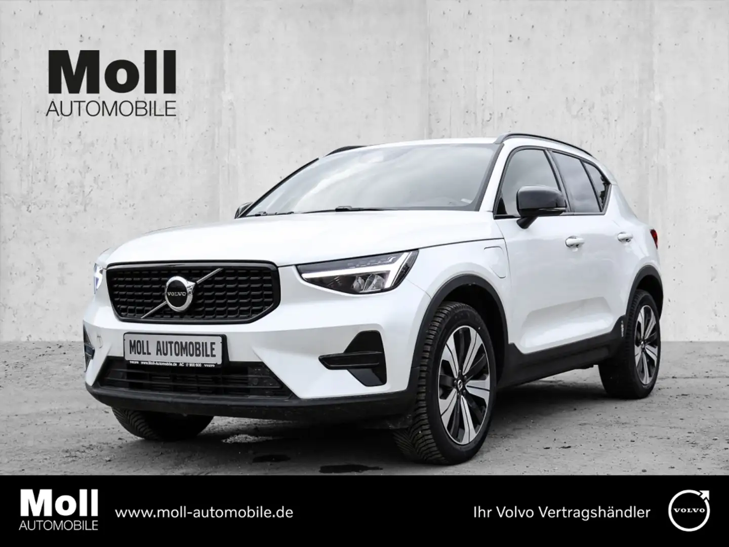 Volvo XC40 Plus Dark Recharge Plug-In Hybrid 2WD T4 Twin Engi Weiß - 1