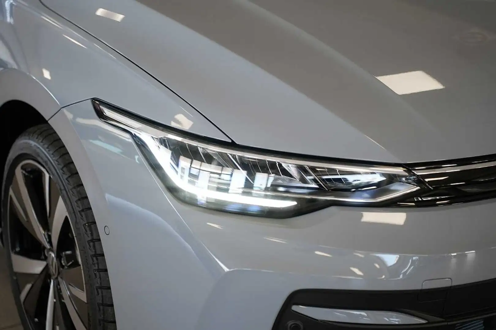 Volkswagen Golf 8ª serie eHybrid 1.5 TSI eHybrid DSG Edition Plus Grigio - 2