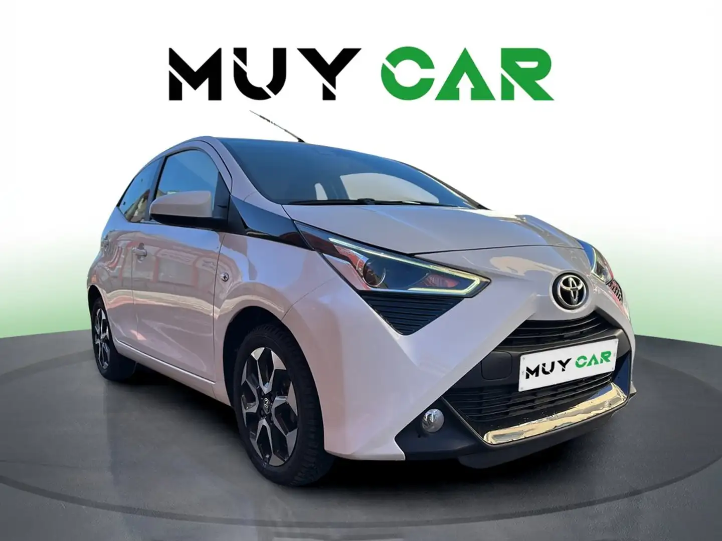 Toyota Aygo 70 x-play Blanco - 1