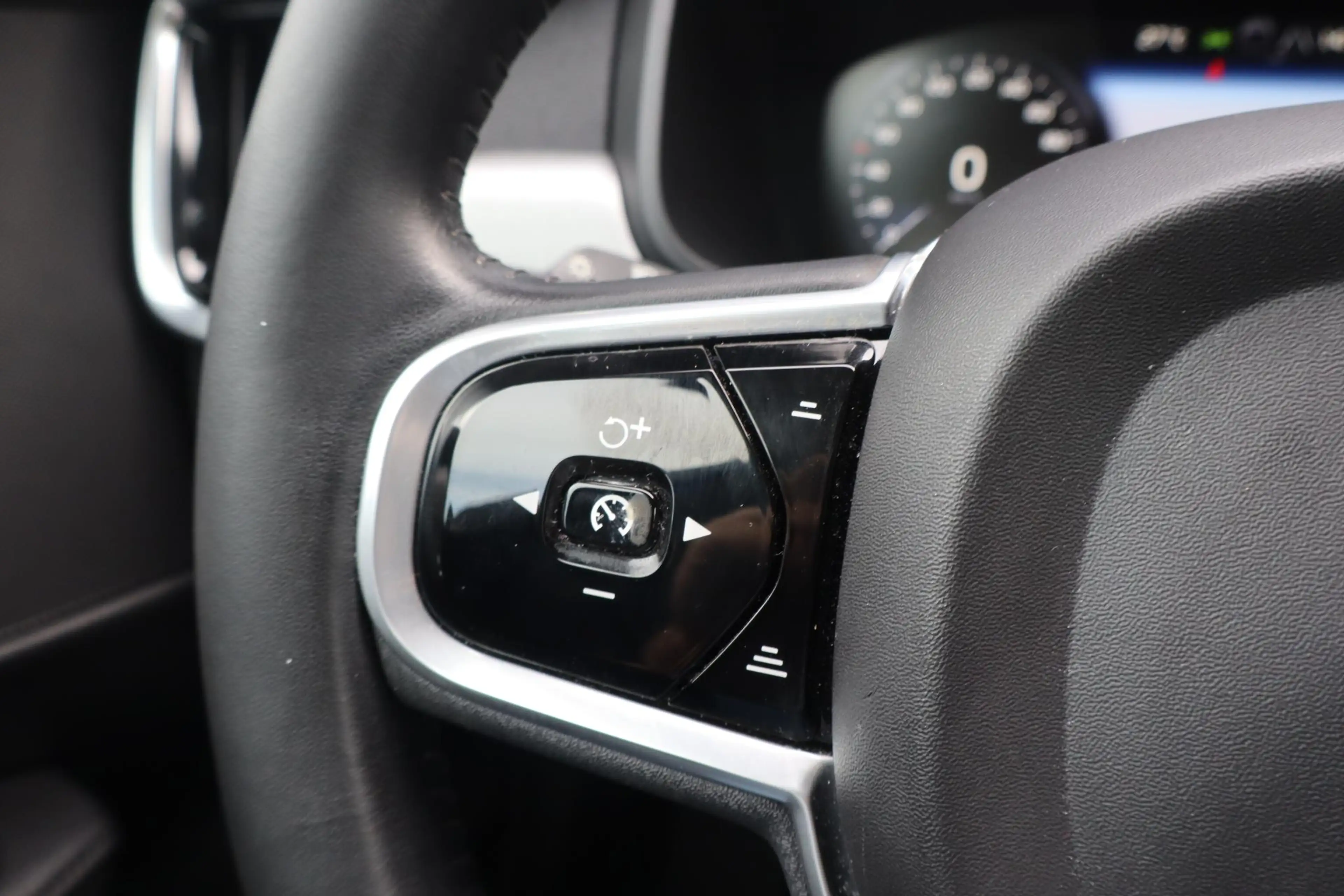 Volvo S90 2.0 T4 Momentum+ | Digitale cockpit | Parkeerhulp — photo 23