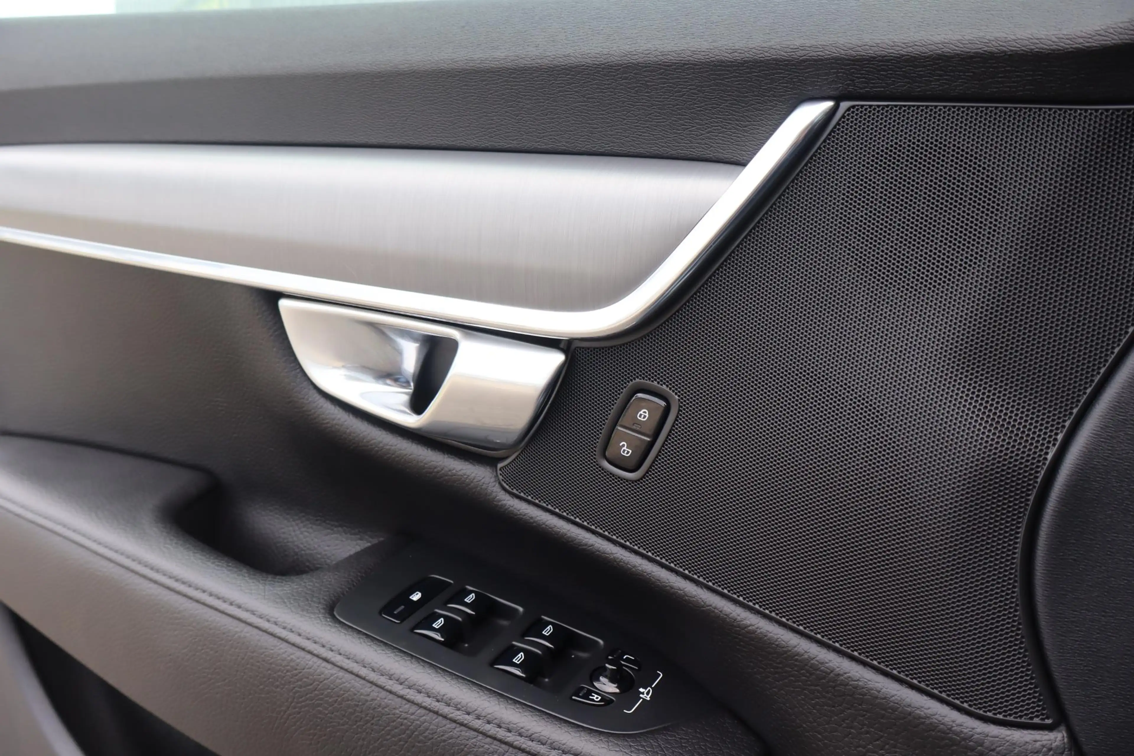Volvo S90 2.0 T4 Momentum+ | Digitale cockpit | Parkeerhulp — photo 15
