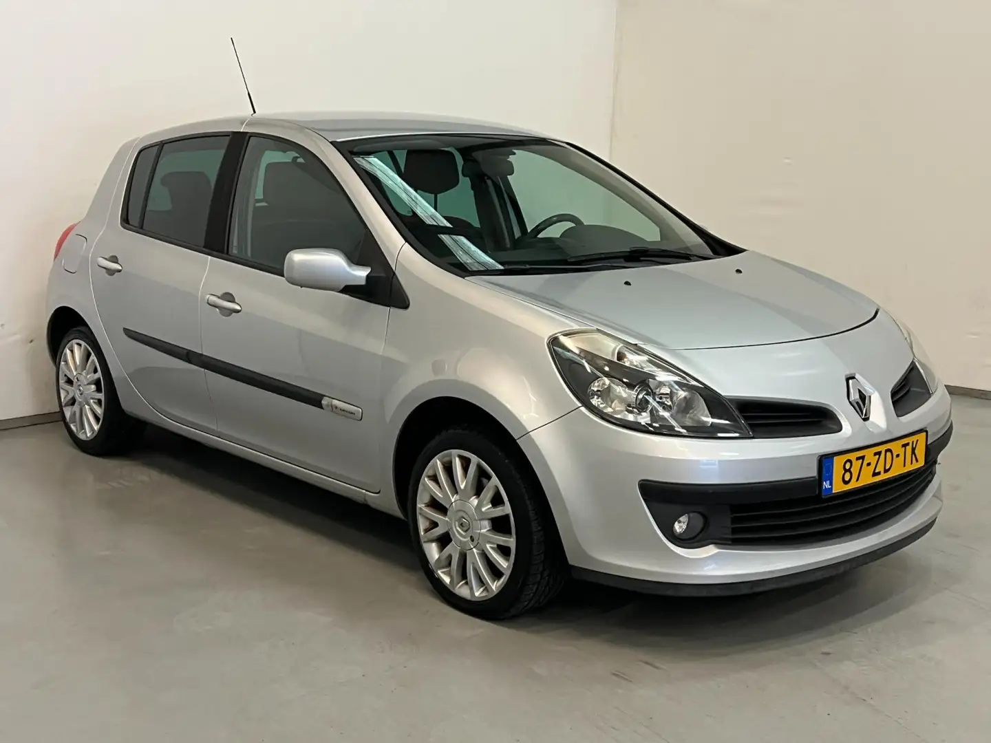 Renault Clio 1.4-16V Rip Curl / NL-auto / Airco / Trekhaak Grau - 2