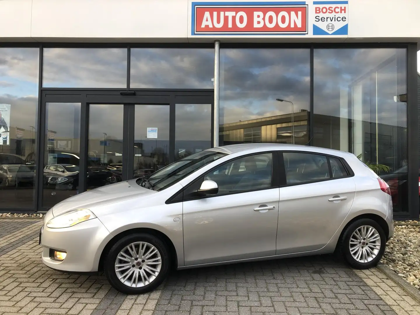 Fiat Bravo 1.4 120PK AUTOMAAT T-JET DYNAMIC CLIMA/PDC/LMV/ BL Grigio - 1
