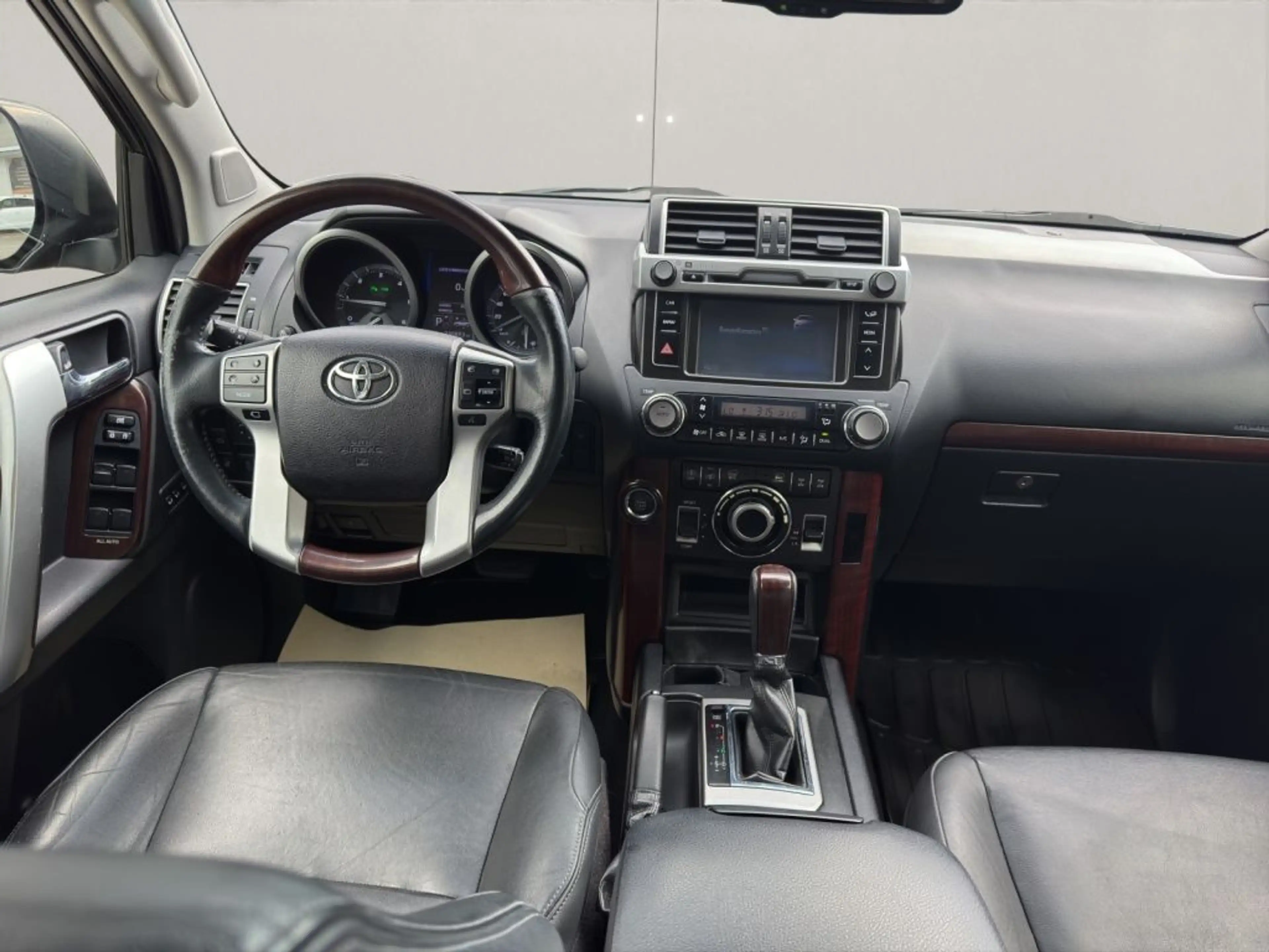 Toyota Land Cruiser 2.8 D-4D Automatik TEC-Edition — photo 10