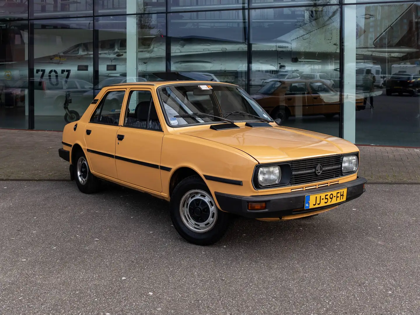 Skoda 105 105 L Beige - 1