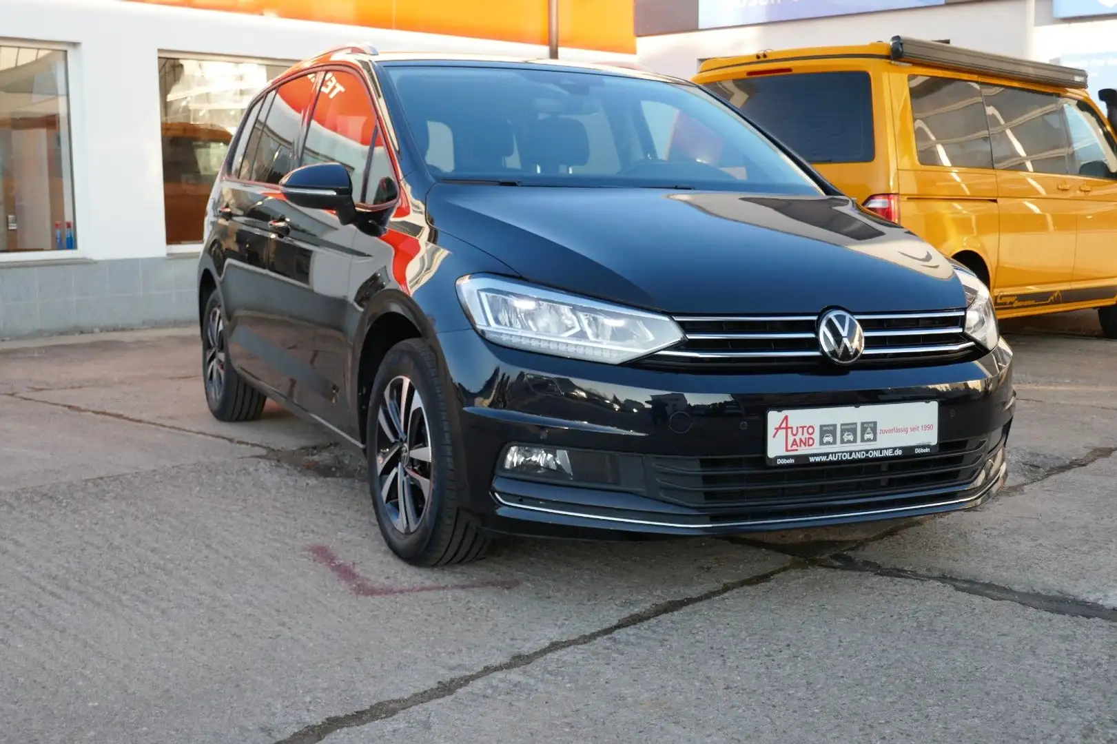 Volkswagen Touran United LED/Navi/ACC/SHZ/Kam/AppCo/PDC Schwarz - 1