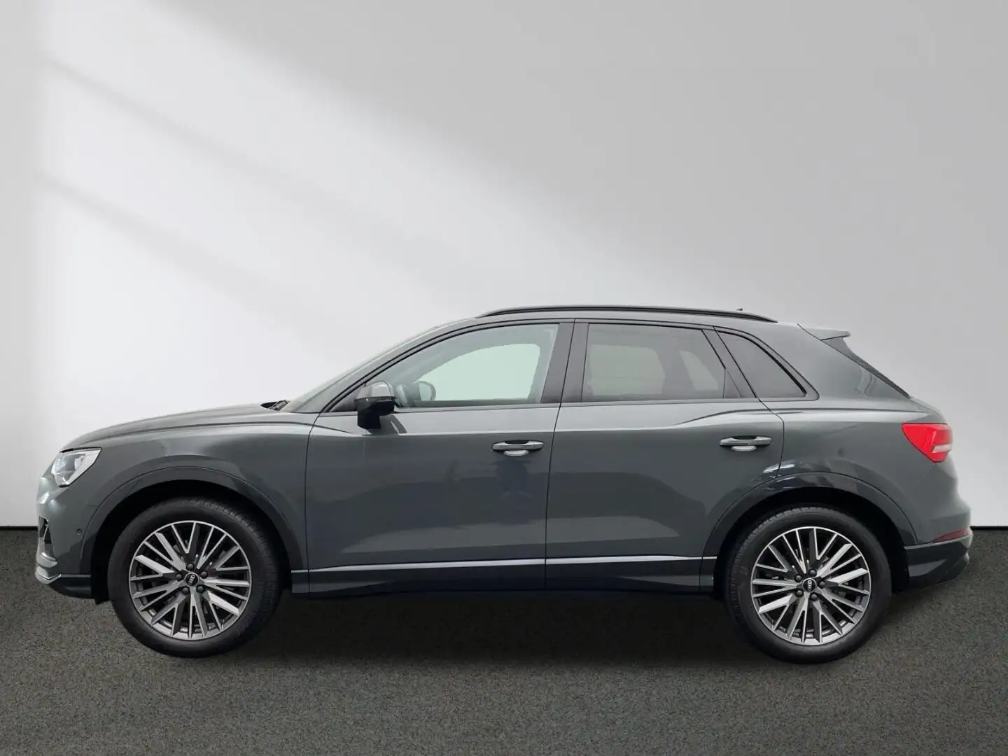 Audi Q3 advanced 40 TFSI quattro Sitzhzg. MMI LED Gris - 2