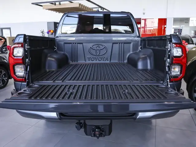 Toyota Hilux view 9