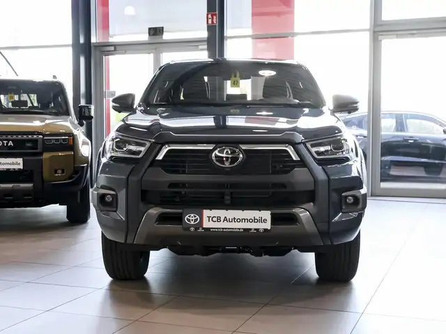 Toyota Hilux view 4