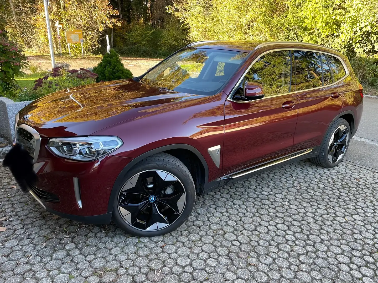 BMW iX3 Impressive Red - 1