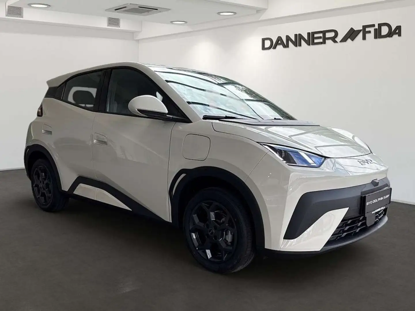 BYD Dolphin Surf 43,2 kWh Boost Österreich Paket Weiß - 2