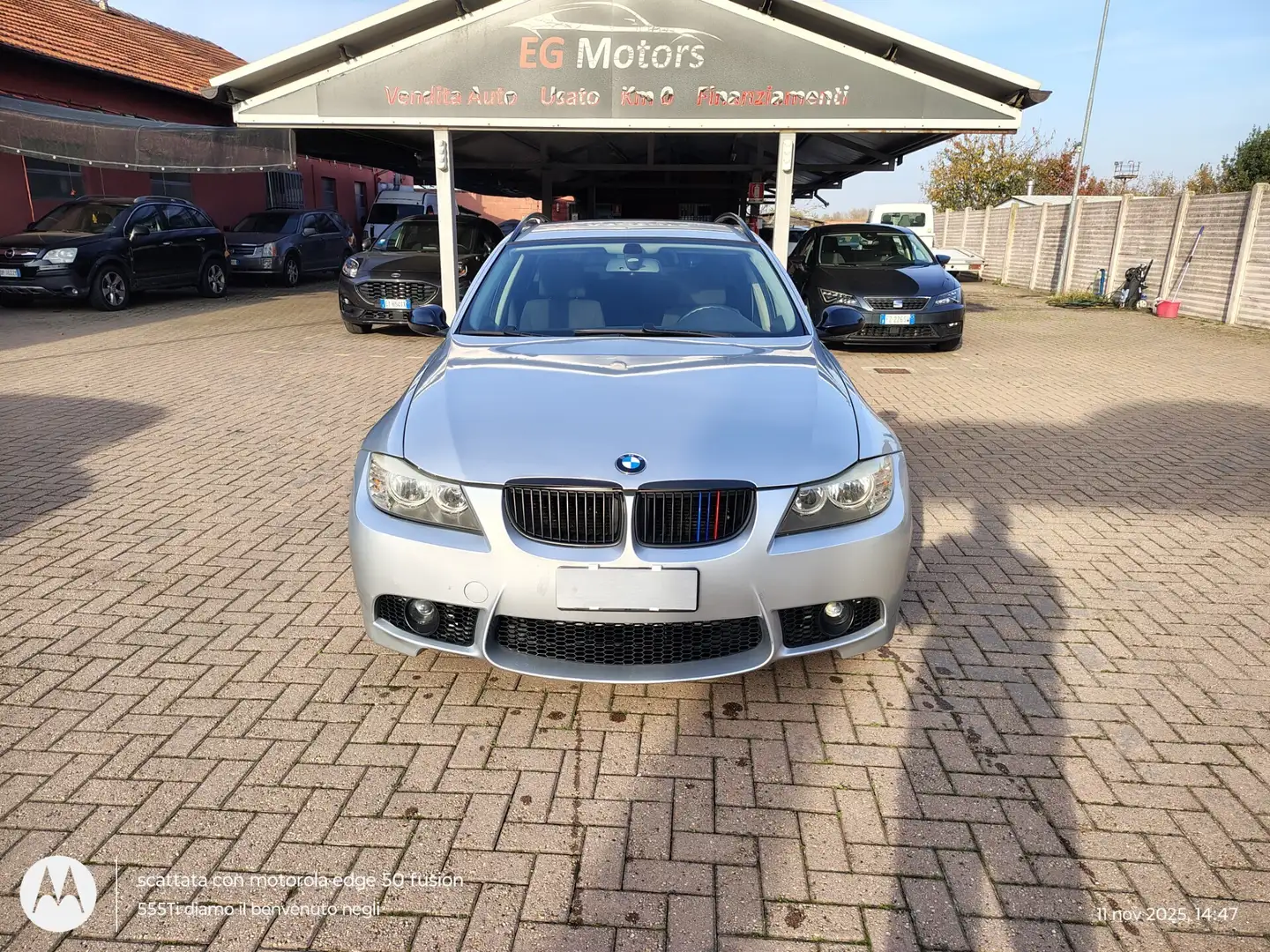 BMW 318 318i cat Touring MSport Grigio - 2
