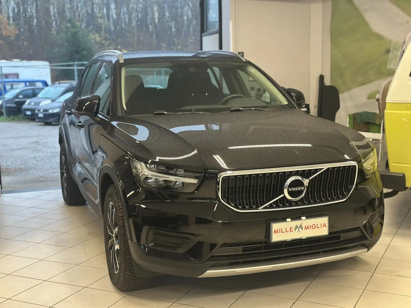 Volvo XC40 XC40 1.5 t2 Momentum  auto Zwart - 1
