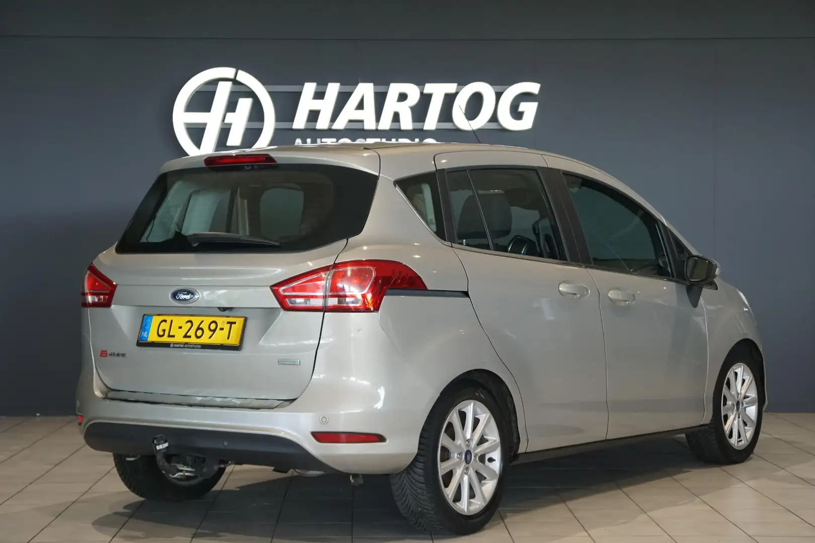 Ford B-Max 1.0 EcoBoost Titanium + CAMERA / CRUISE / TREKHAAK Grijs - 2