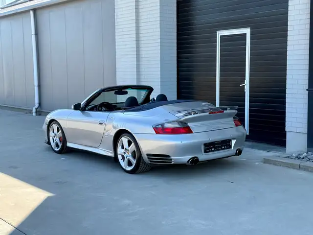 Porsche 996 view 13