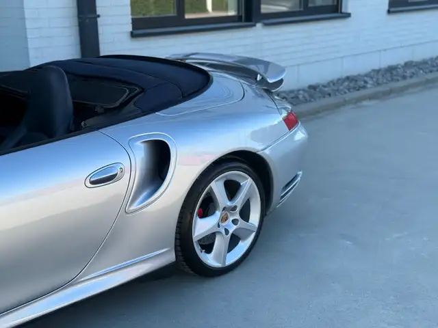 Porsche 996 view 12