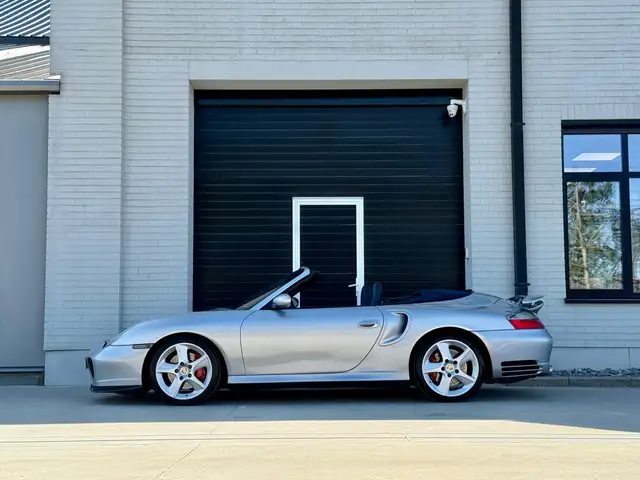 Porsche 996 view 8