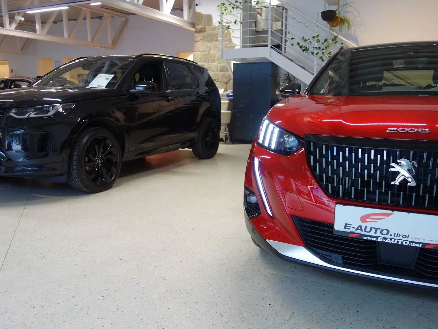 Peugeot 2008 GT-LINE *ERSTBESITZ *CARPLAY *SERVICEGEPFLEGT Rot - 2