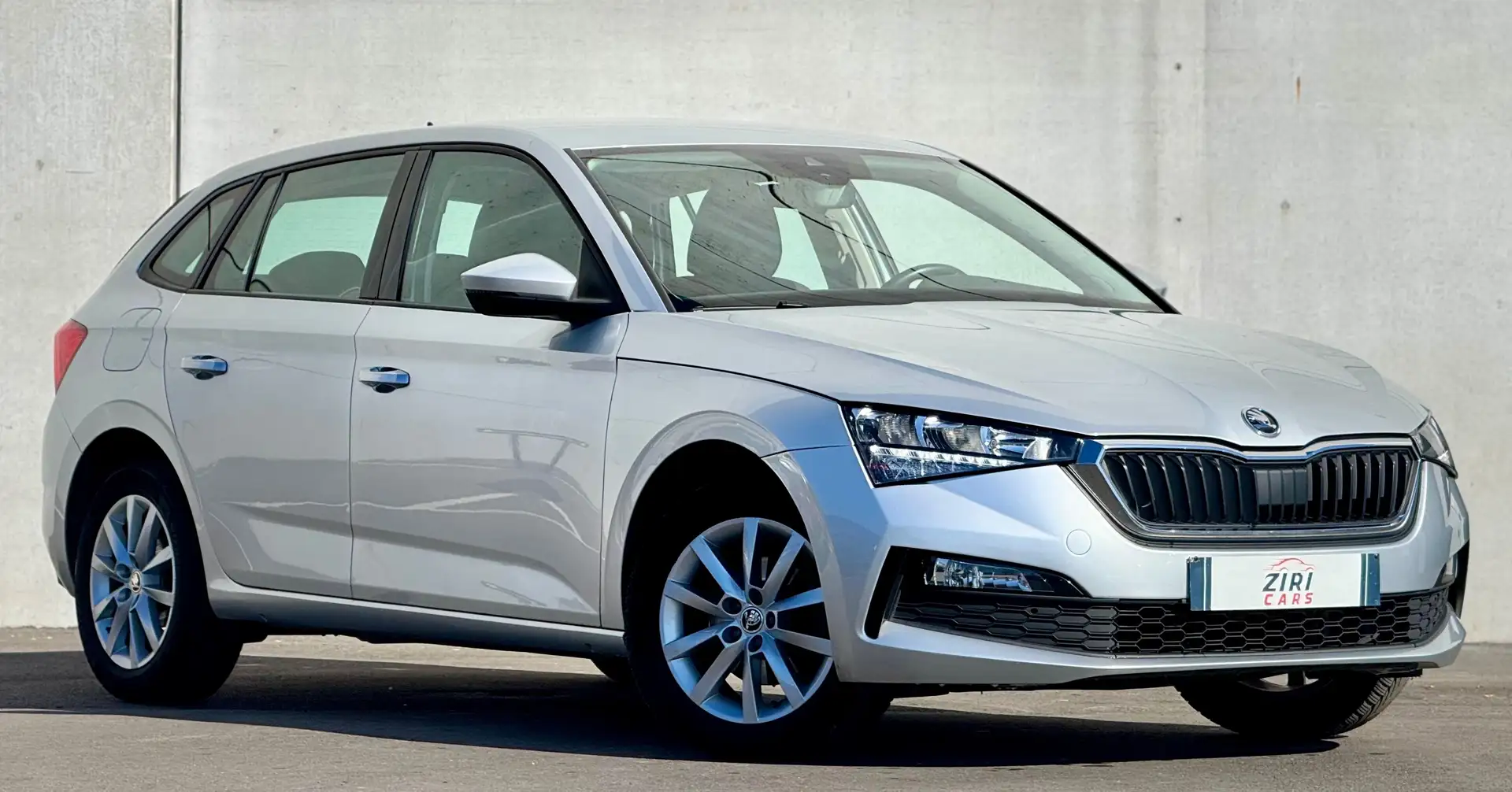 Skoda Scala 1.6 TDi Ambition DSG Argent - 1