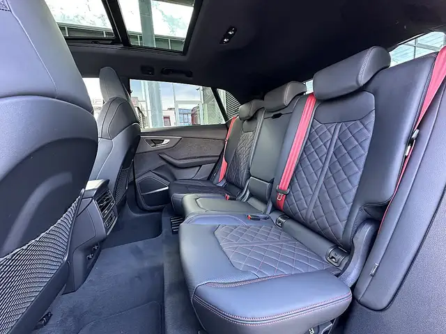 Audi Q8 TFSI e PHEV quattro / ALLBLACK Ansicht 17
