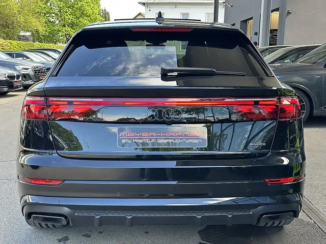 Audi Q8 TFSI e PHEV quattro / ALLBLACK Ansicht 10