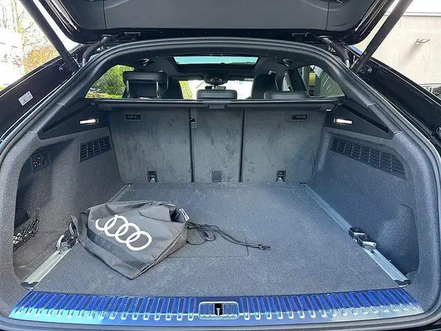 Audi Q8 TFSI e PHEV quattro / ALLBLACK Ansicht 12