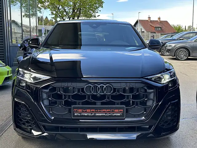 Audi Q8 TFSI e PHEV quattro / ALLBLACK Ansicht 4