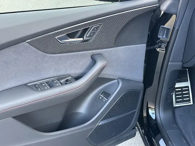 Audi Q8 TFSI e PHEV quattro / ALLBLACK Ansicht 32