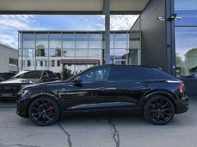 Audi Q8 TFSI e PHEV quattro / ALLBLACK Ansicht 6