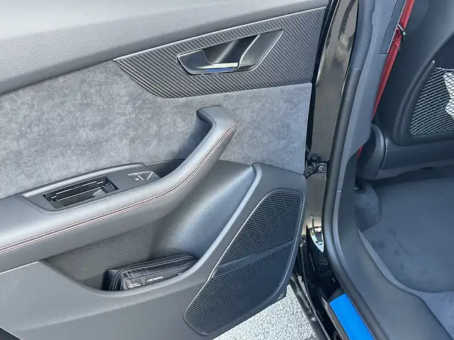 Audi Q8 TFSI e PHEV quattro / ALLBLACK Ansicht 15