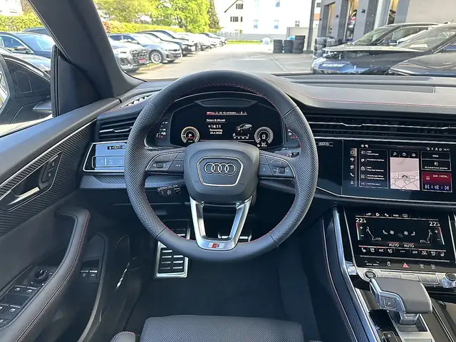 Audi Q8 TFSI e PHEV quattro / ALLBLACK Ansicht 21