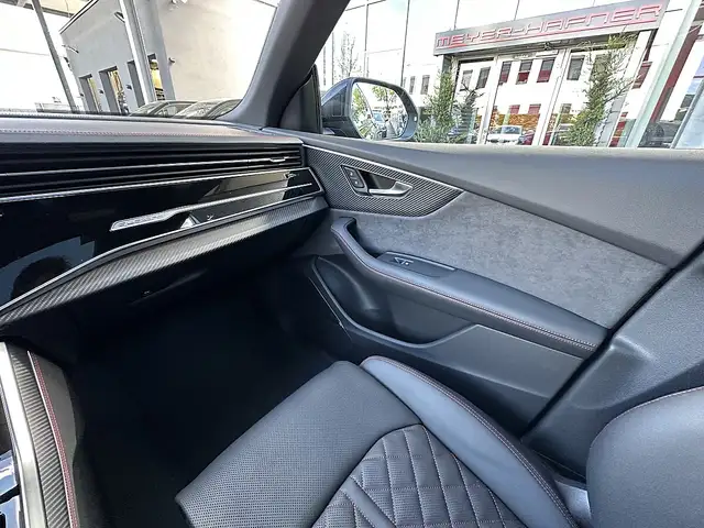 Audi Q8 TFSI e PHEV quattro / ALLBLACK Ansicht 29