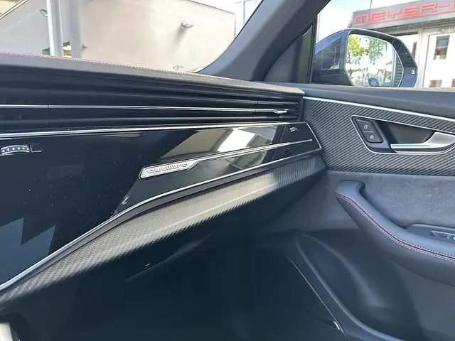 Audi Q8 TFSI e PHEV quattro / ALLBLACK Ansicht 30