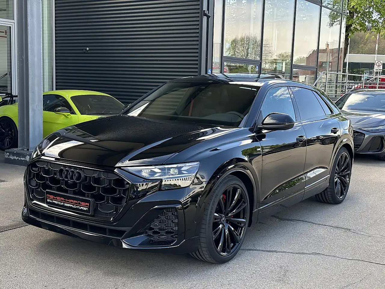 Audi Q8 TFSI e PHEV quattro / ALLBLACK