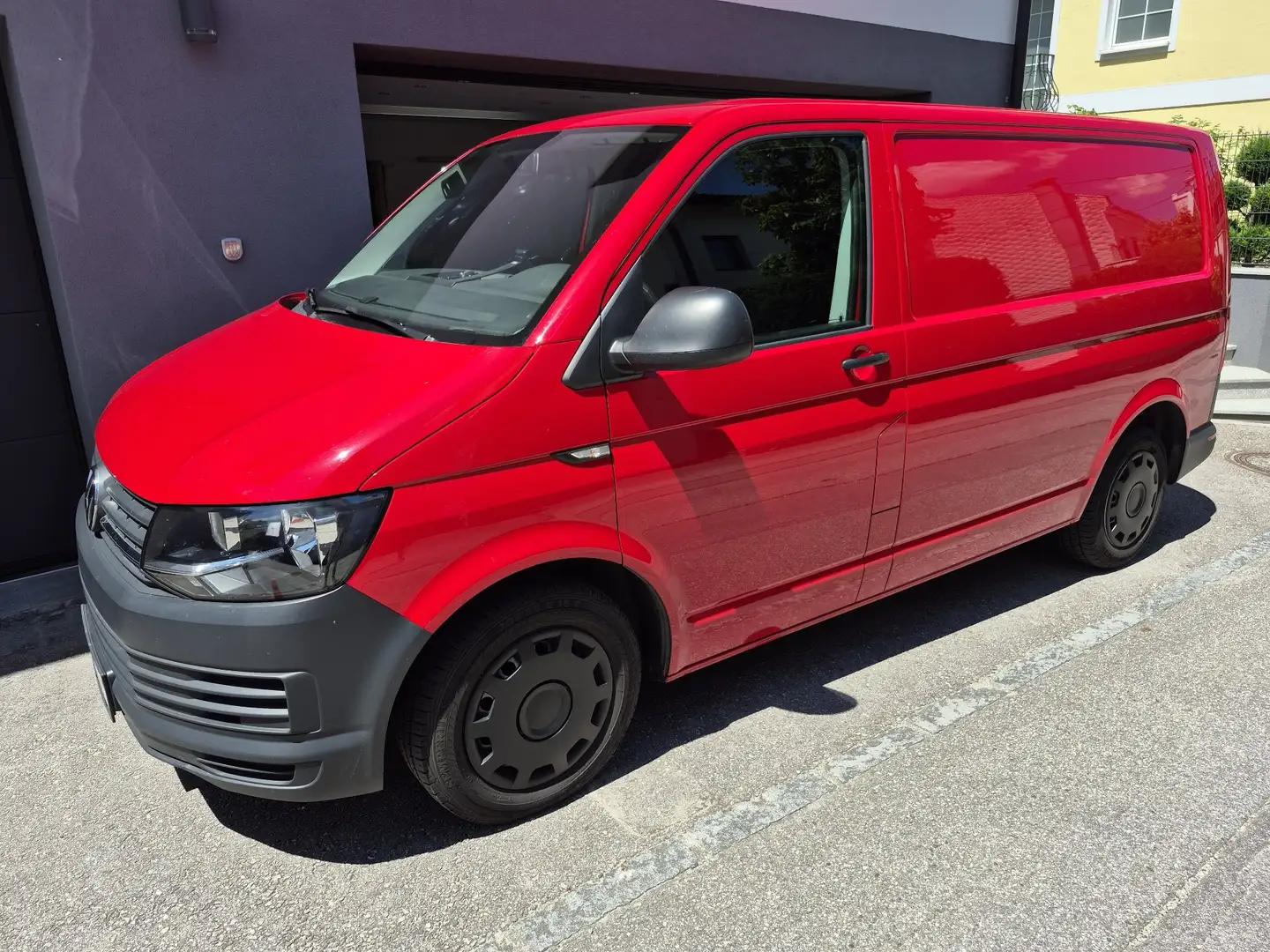 Volkswagen T6 Transporter Kastenwagen KR 2,0 TDI BMT Rot - 1
