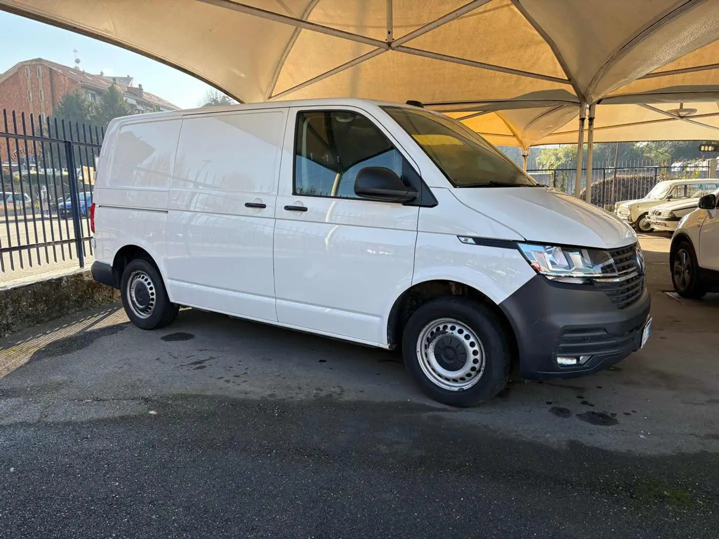 Volkswagen Transporter 2.0 TDI 150CV PC Furgone Weiß - 1