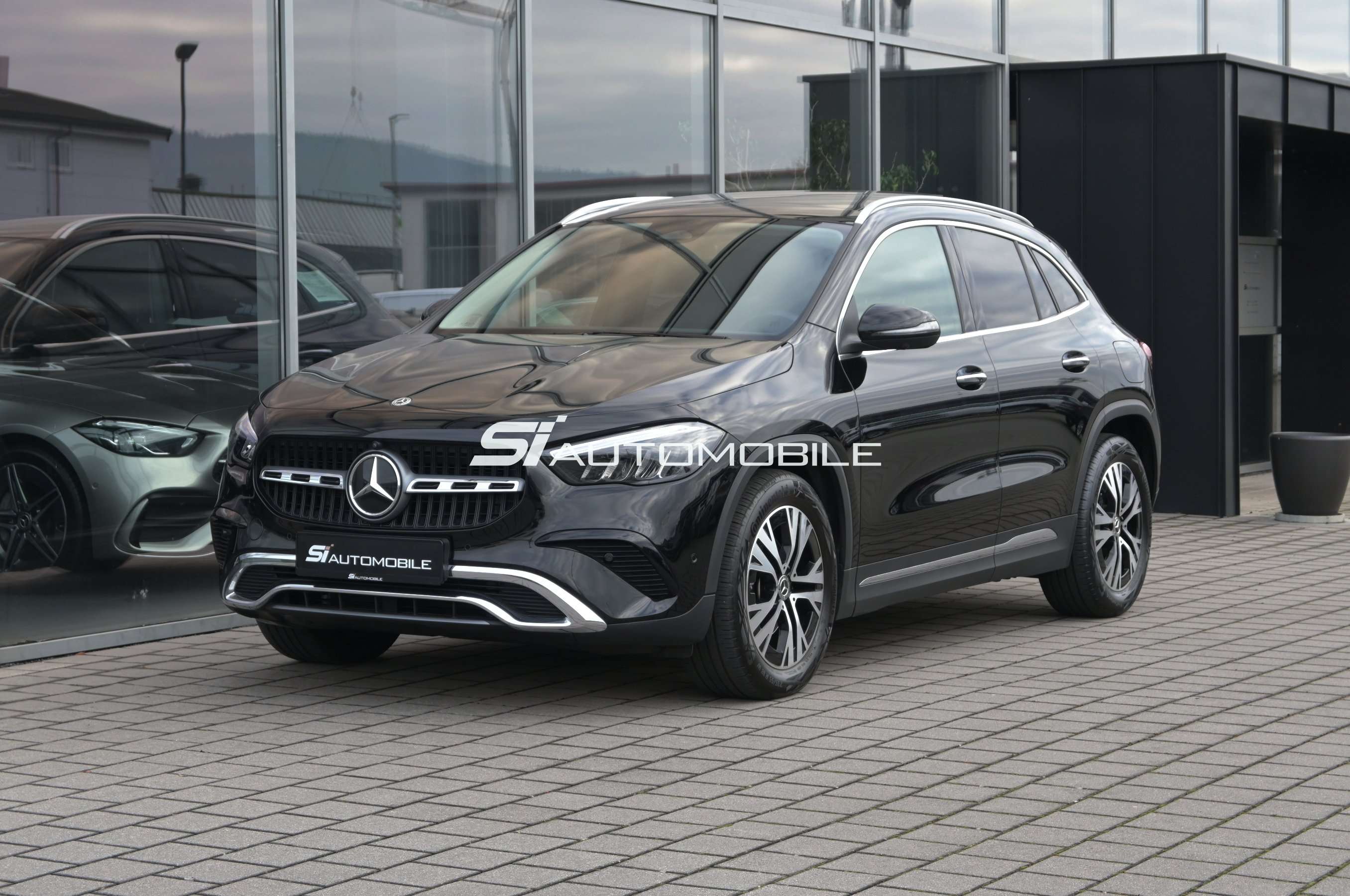 Second hand Mercedes Benz Gla-Class 180