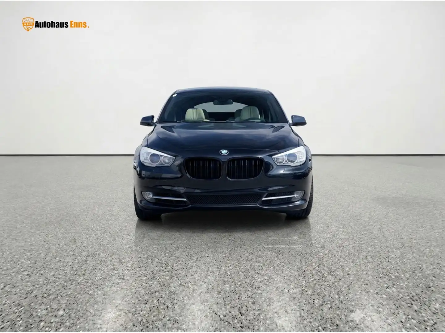 BMW 530 Automatik / Navigation / Leder / Panoramadach / Einparkhilfe Schwarz - 2